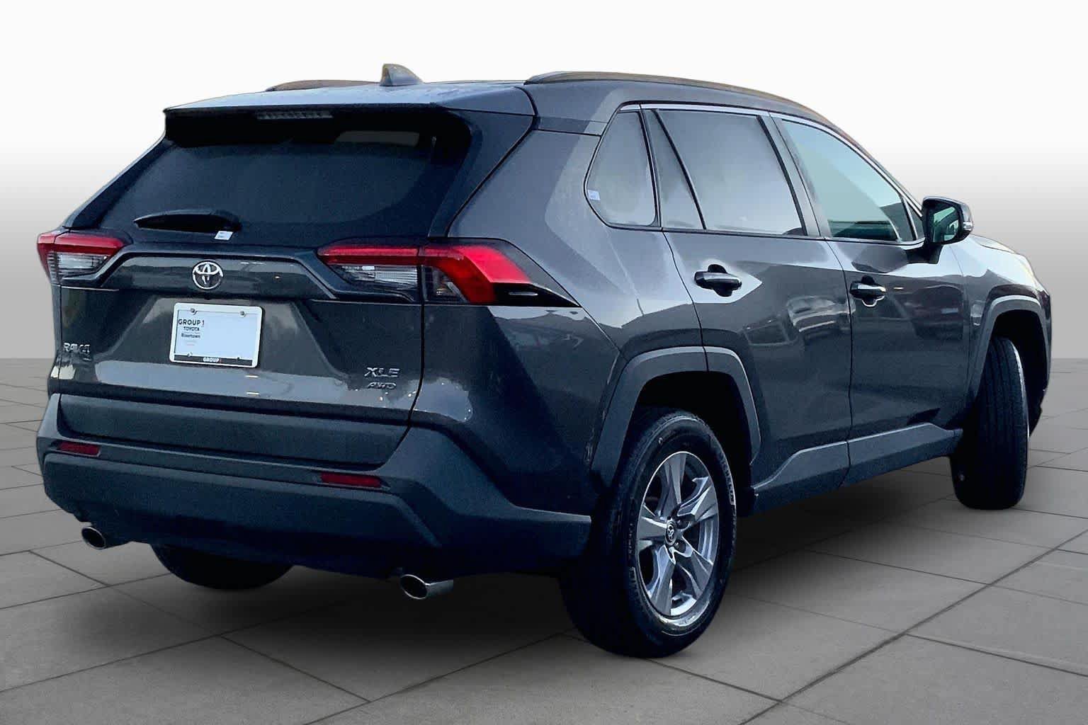 Used 2023 Toyota RAV4 XLE AWD/4WD image 12