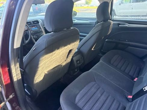 Used 2017 Ford Fusion SE FWD image 20