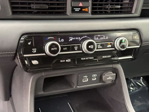Used 2024 Honda Pilot EX-L image 16