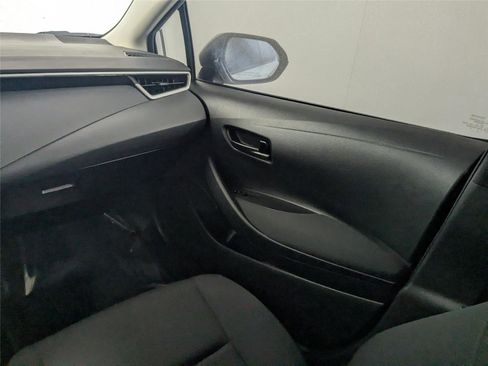 Used 2023 Toyota Corolla LE image 31