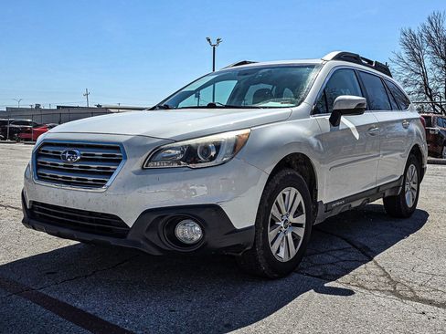 Used 2015 Subaru Outback 2.5i Premium image 3