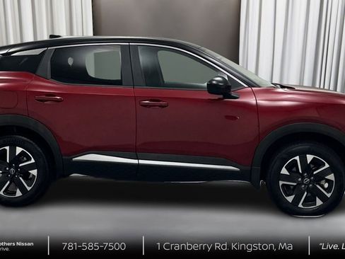 Used 2025 Nissan Kicks SV AWD/4WD image 4