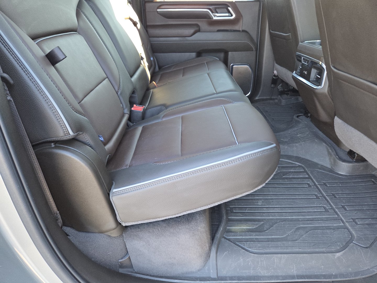 Used 2024 GMC Sierra 2500 Denali w/ Denali Reserve Package AWD/4WD image 27