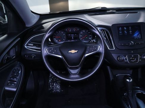 Used 2018 Chevrolet Malibu LT FWD image 17