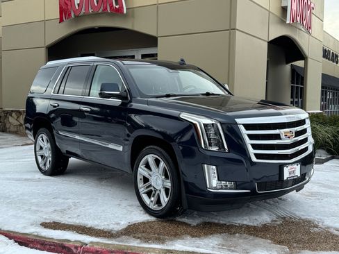 Used 2019 Cadillac Escalade Premium Luxury image 6