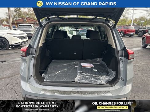New 2026 Nissan Rogue SV w/ Cold Weather Package AWD/4WD image 21