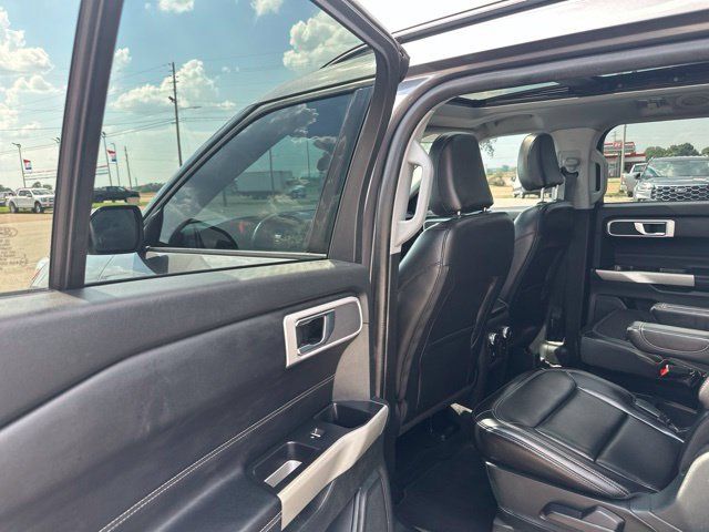Used 2021 Ford Explorer XLT w/ Equipment Group 202A RWD image 26