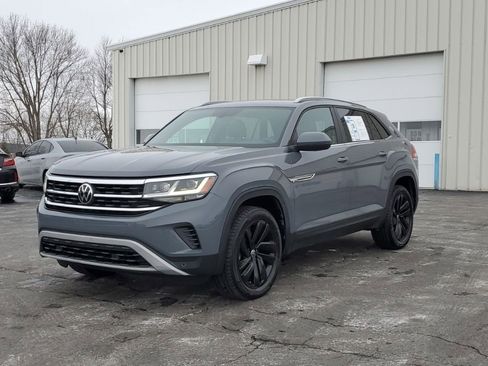 Used 2021 Volkswagen Atlas Cross Sport SE image 3