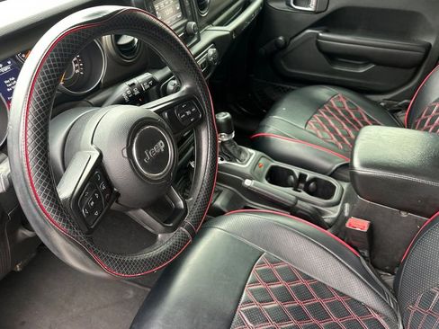 Used 2018 Jeep Wrangler Unlimited Sport image 4