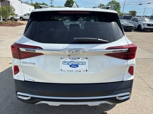 Used 2023 Kia Seltos S w/ Navigation Package AWD/4WD image 6
