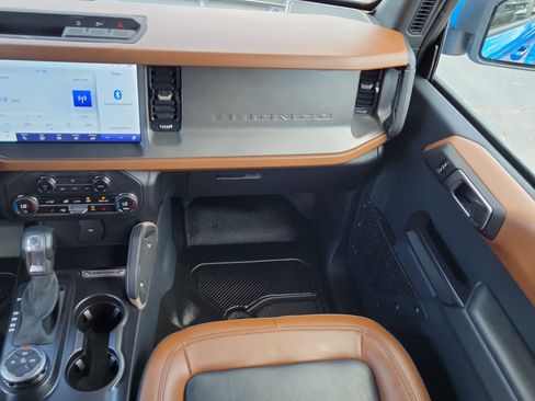 Used 2024 Ford Bronco Outer Banks AWD/4WD image 16