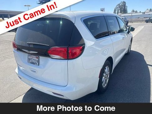 Used 2022 Chrysler Voyager LX FWD image 6