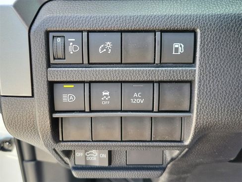 Used 2025 Toyota Tacoma TRD Off-Road image 30