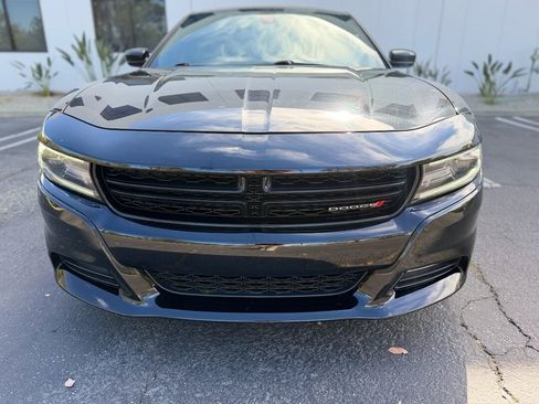 Used 2017 Dodge Charger R/T w/ Plus Group RWD image 8