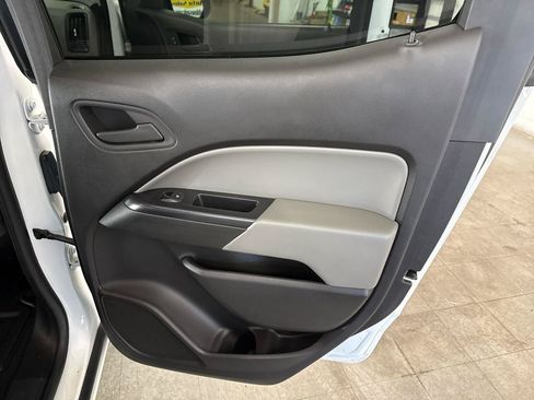 Used 2018 Chevrolet Colorado W/T w/ WT Convenience Package AWD/4WD image 40