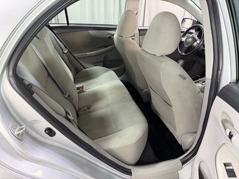 Used 2013 Toyota Corolla LE image 8