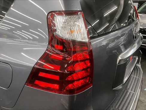 Used 2021 Lexus GX 460 Premium w/ Accessory Package AWD/4WD image 29