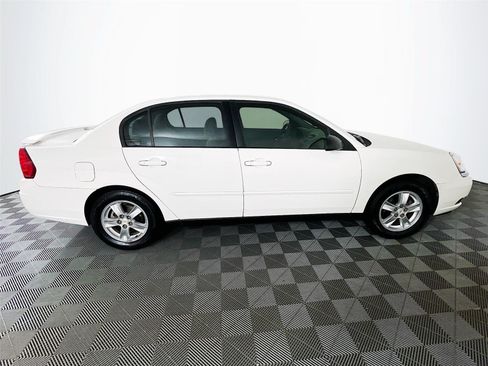 Used 2005 Chevrolet Malibu LS w/ Preferred Equipment Group FWD image 11