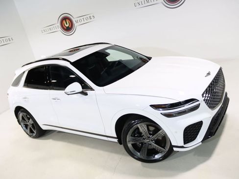 Used 2023 Genesis GV70 2.5T w/ Sport Prestige Package AWD/4WD image 7