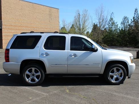 Used 2011 Chevrolet Tahoe LTZ image 5