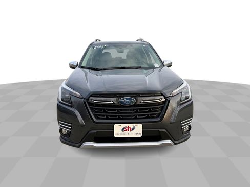 Used 2023 Subaru Forester Touring image 3