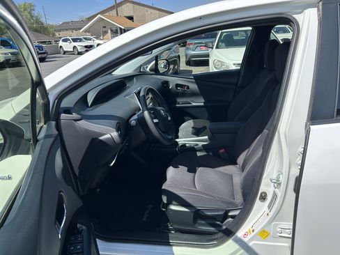 Used 2016 Toyota Prius Two FWD image 13
