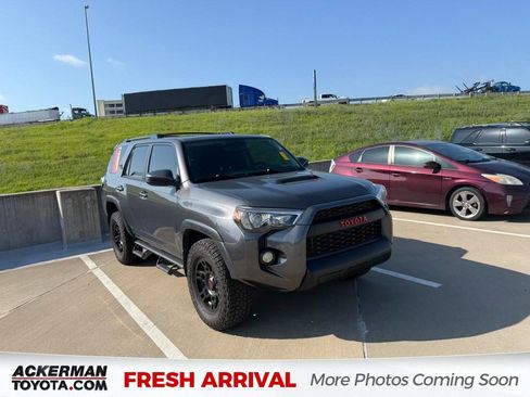 Used 2018 Toyota 4Runner TRD Off-Road w/ Convenience Package AWD/4WD image 1