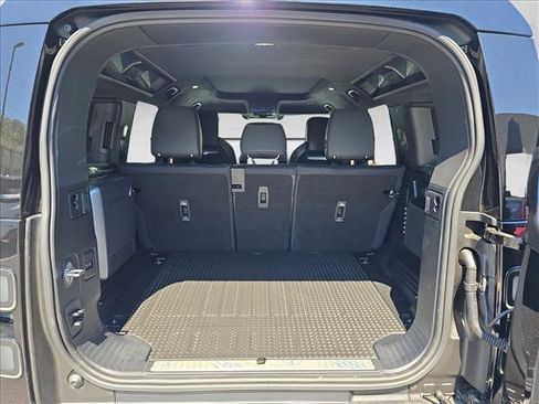 New 2026 Land Rover Defender 110 OCTA AWD/4WD image 12