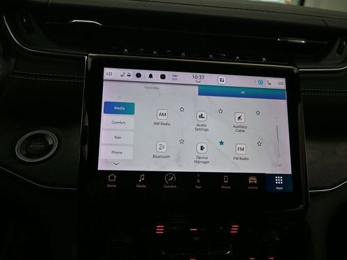 Used 2023 Jeep Grand Cherokee Overland w/ Luxury Tech Group IV image 23