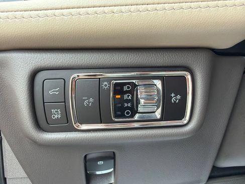 Used 2023 Lincoln Nautilus Reserve AWD/4WD image 22