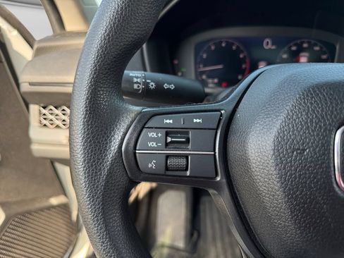 Used 2025 Honda Accord LX image 27