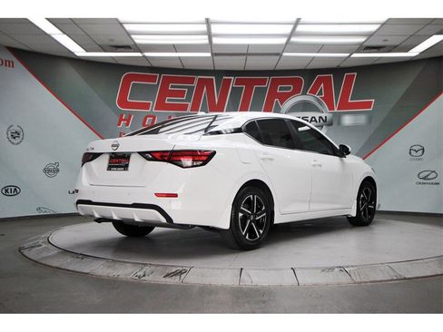 Used 2025 Nissan Sentra SV w/ All-Weather Package image 5