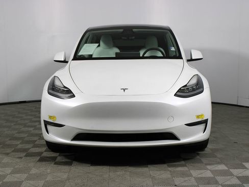 Used 2021 Tesla Model Y Long Range image 2