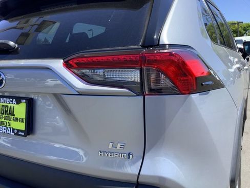 Used 2022 Toyota RAV4 LE AWD/4WD image 41