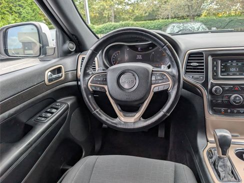 Used 2016 Jeep Grand Cherokee Laredo w/ Quick Order Package 23E AWD/4WD image 17