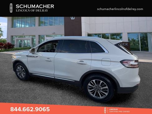 Used 2023 Lincoln Nautilus FWD w/ Premium Package image 5