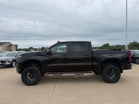 Used 2020 Chevrolet Silverado 1500 LT Trail Boss w/ Midnight Edition AWD/4WD image 7