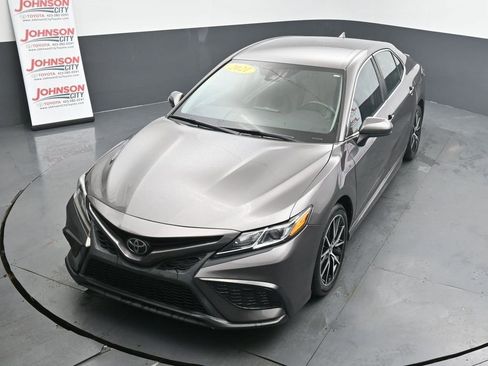 Used 2021 Toyota Camry SE image 27