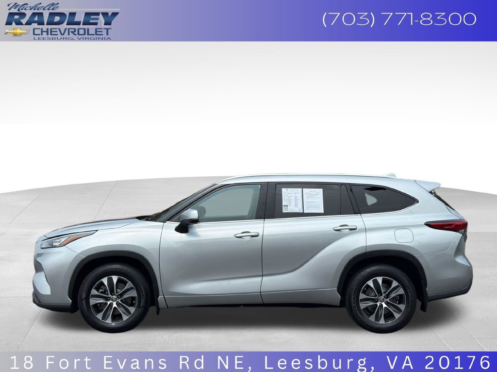 Used 2020 Toyota Highlander XLE AWD/4WD image 17