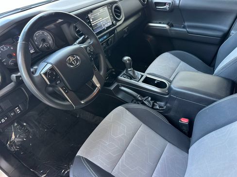 Used 2023 Toyota Tacoma TRD Sport AWD/4WD image 9