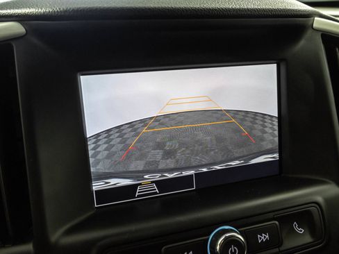 Used 2023 GMC Terrain SLE w/ Driver Convenience Package FWD image 10