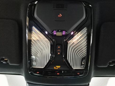 Used 2017 BMW 530i xDrive image 21