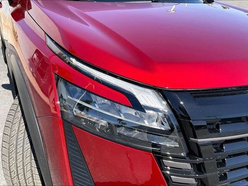 New 2026 Nissan Pathfinder SV image 10