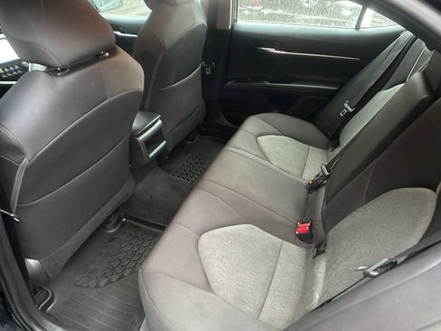 Used 2018 Toyota Camry LE image 22