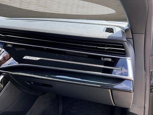 Used 2019 Audi Q8 Premium Plus w/ Premium Plus AWD/4WD image 13