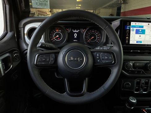 Used 2025 Jeep Wrangler Unlimited Sport AWD/4WD image 30