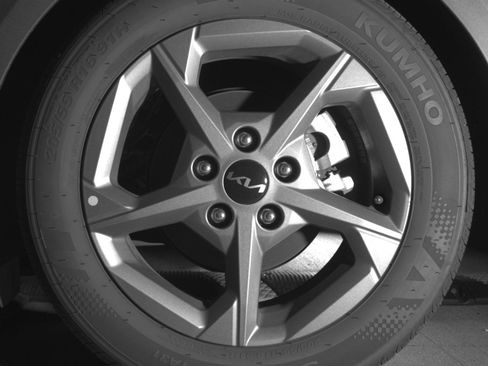 Used 2025 Kia K4 LXS image 14