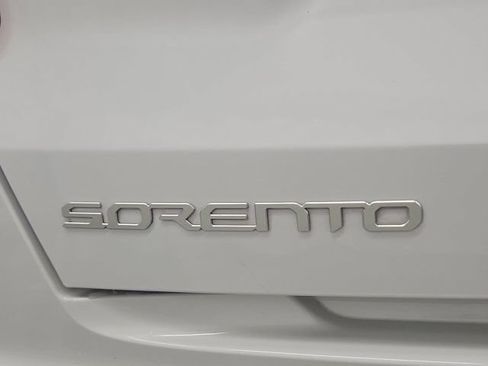 Certified 2023 Kia Sorento S FWD image 9