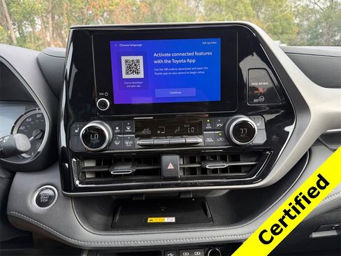 Used 2024 Toyota Highlander XLE image 24