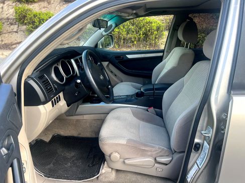 Used 2004 Toyota 4Runner SR5 image 6